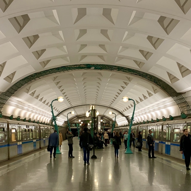 Moscow Metro Stateion - Slavyansky Bulvar 